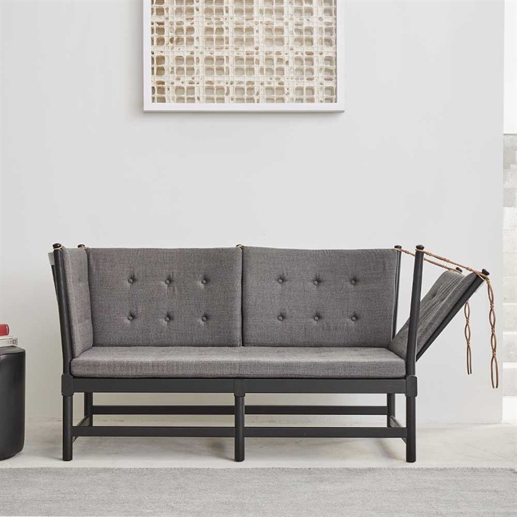 Fredericia Furniture BM1789 Stretch sofa Sortlakkert Eik/Grå Capture i stuen