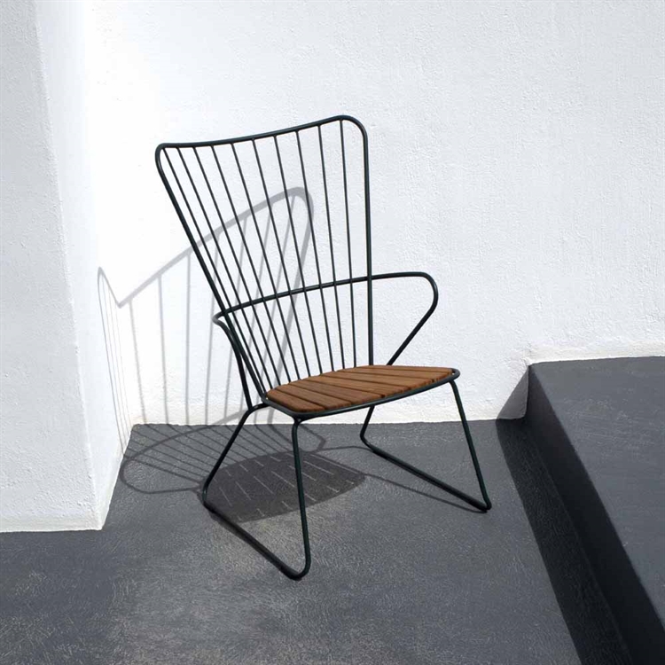 HOUE Paon Lounge Chair Svart utstilt