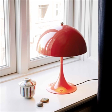 Louis Poulsen Panthella Mini Bordlampe Coral i stua